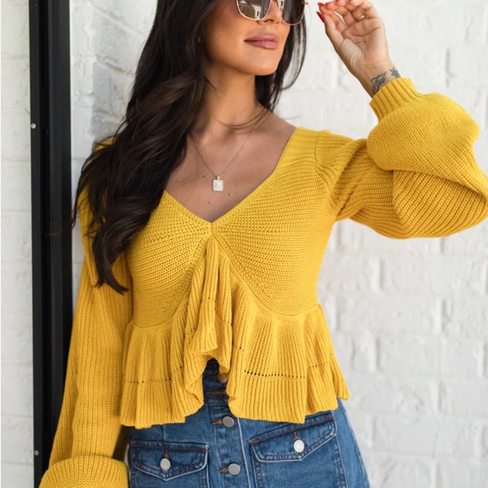 Chic Yellow Knit Sweater